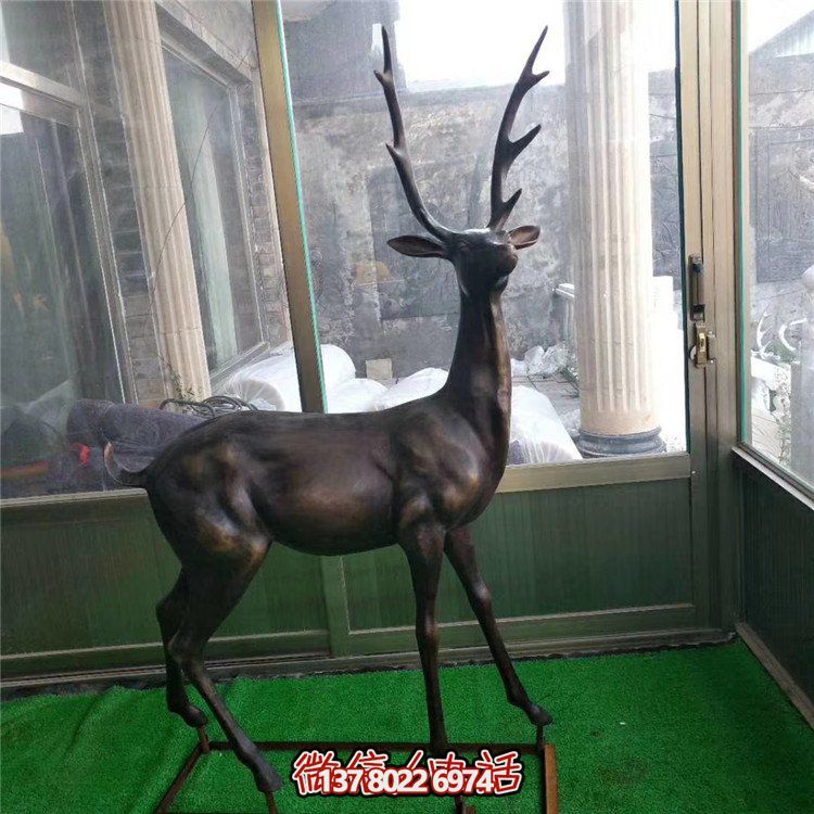 景區(qū)房地產草坪裝飾鑄銅鹿雕塑擺件
