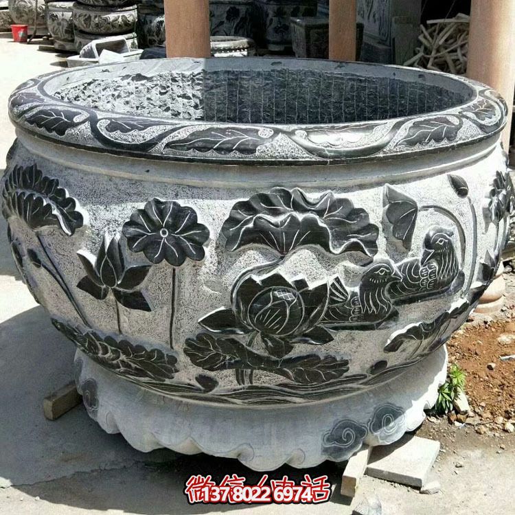庭院大型青石仿古圓形魚(yú)缸石雕荷花缸雕塑 庭院大型青石仿古圓形魚(yú)缸石雕荷花缸雕塑