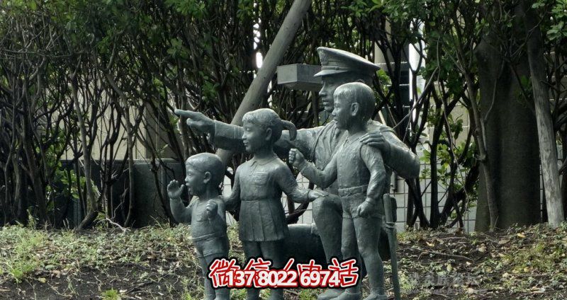 公園銅雕小朋友和解放軍雕塑 公園銅雕小朋友和解放軍雕塑