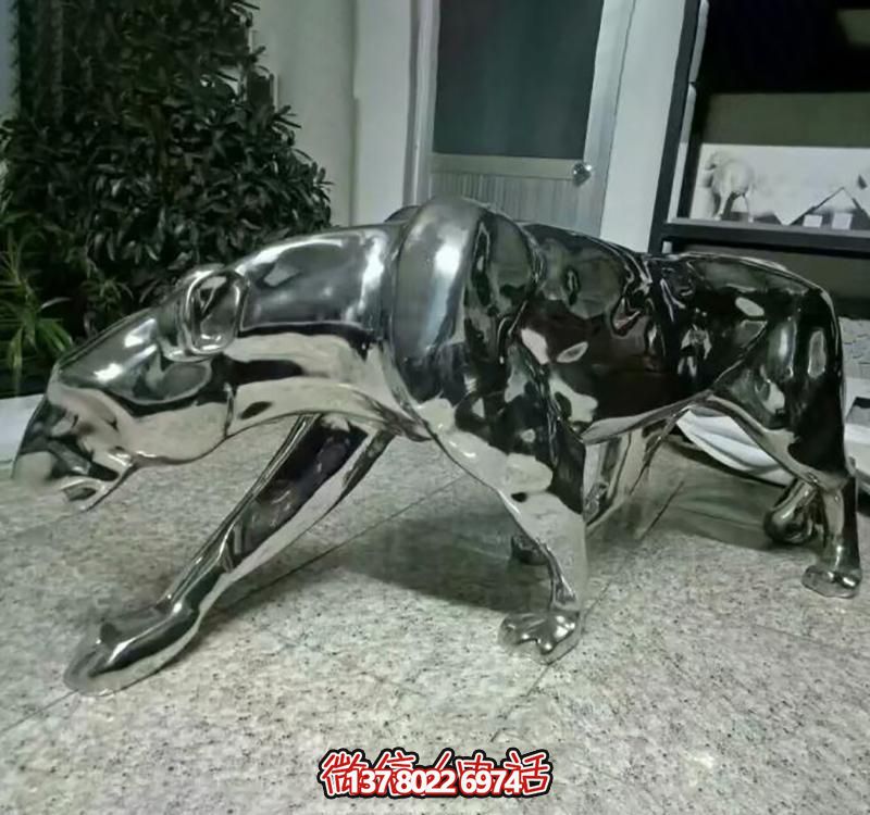 不銹鋼鏡面拋光拉絲行走中的金錢(qián)豹雕塑 不銹鋼鏡面拋光拉絲行走中的金錢(qián)豹雕塑